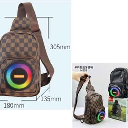 Pechera Mochila Bolso Cruzado Multiuso con Parlante Altavoz y Luces LED RGB Música Viaje