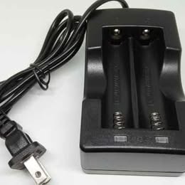 Cargador Universal de Baterías Pilas AA y AAA Multifuncional