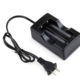 Cargador Universal de Baterías Pilas AA y AAA Multifuncional